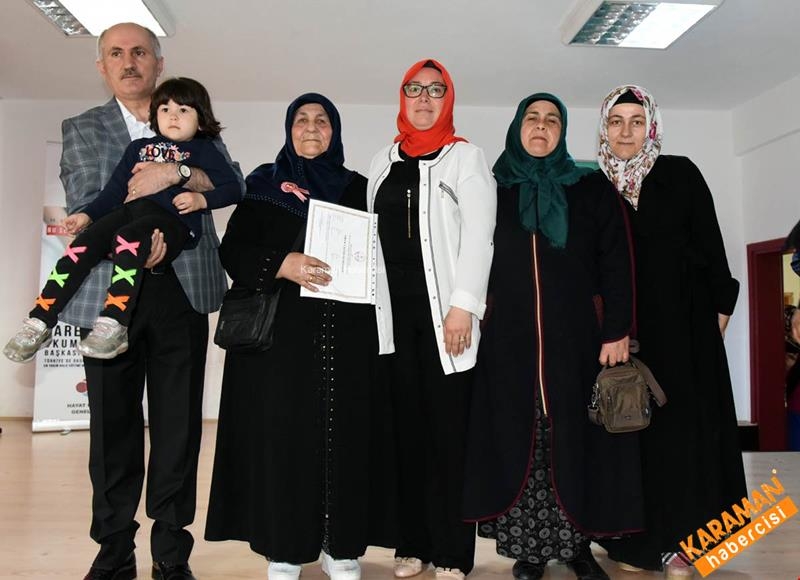 Okuryazarlık Sertifikalarını Vali Meral ve Eşi Zehra Meral’den Aldılar 12