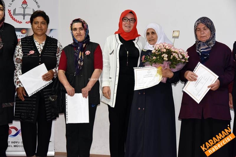 Okuryazarlık Sertifikalarını Vali Meral ve Eşi Zehra Meral’den Aldılar 3