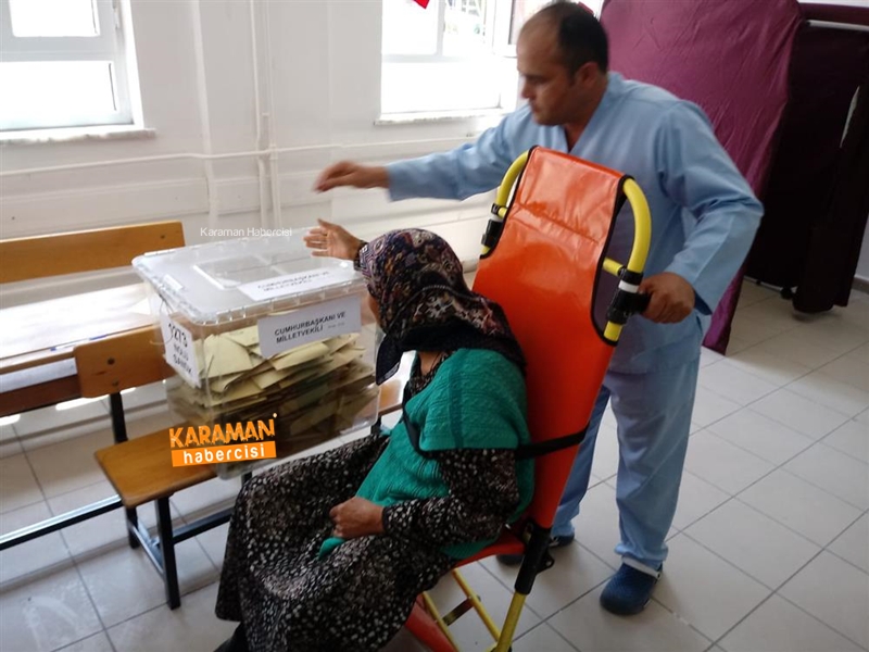 Sandık Başına Sedye İle Götürüldüler Kaynak: Sandık Başına Sedye İle Göt 6