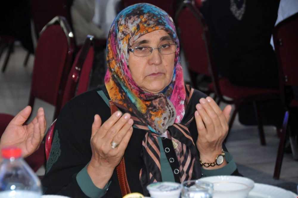 Vali Meral Şehit Aileleri Ve Gaziler Onuruna Verilen Yemeğe Katıldı 1