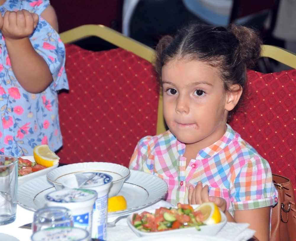 Vali Meral Şehit Aileleri Ve Gaziler Onuruna Verilen Yemeğe Katıldı 10