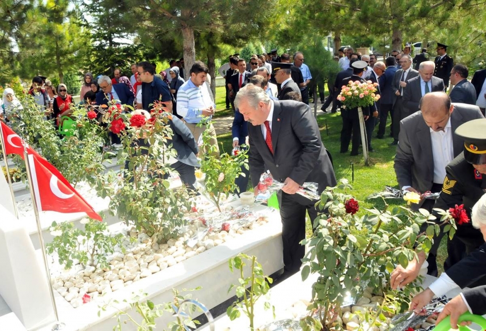 Şehitlerimiz İçin Anma Programı Düzenlendi 11