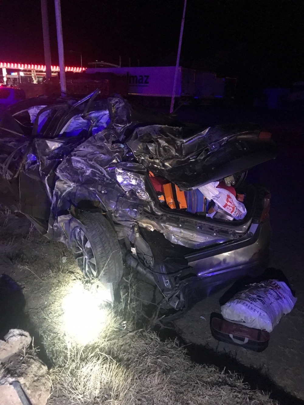 Otomobille Cip Çarpıştı: 1 Ölü, 10 Yaralı 1