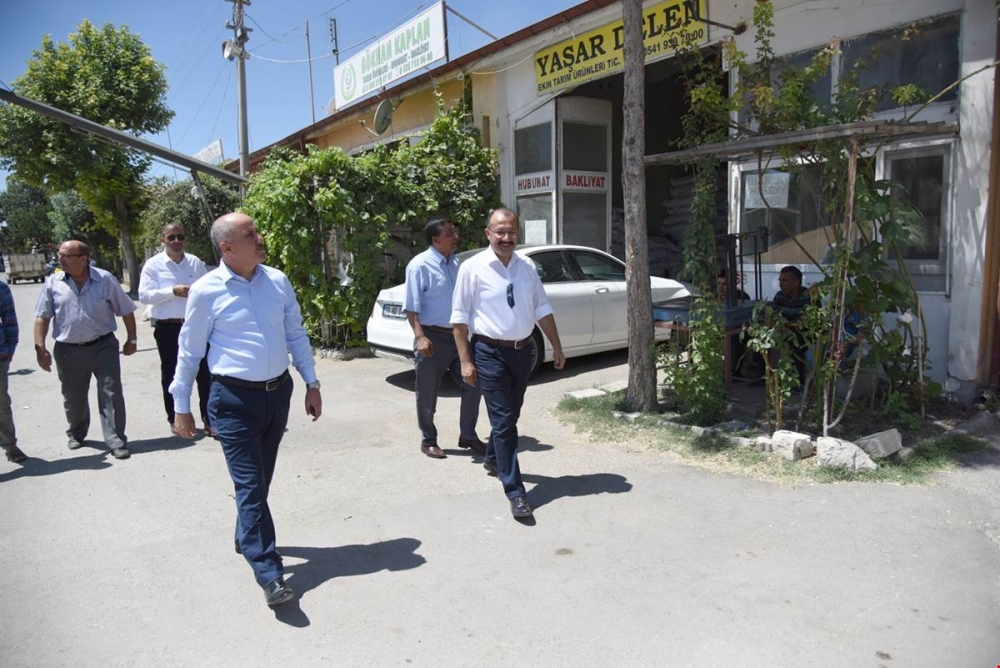 Vali Meral Ticaret Borsası Esnafını Ziyaret Etti 10