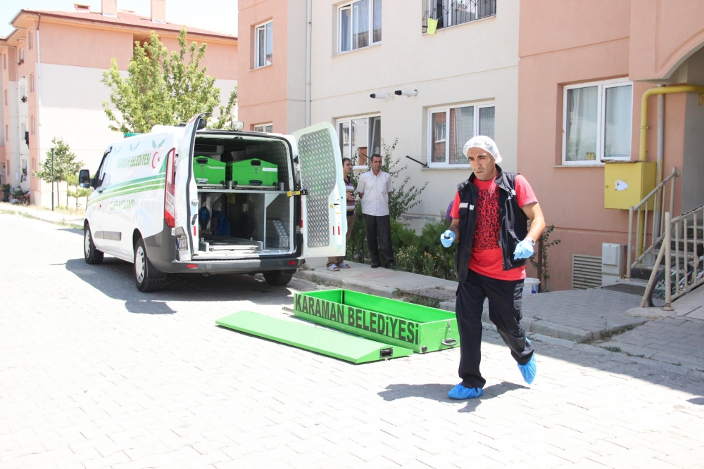 Karaman'da 1 Çocuk Annesi Kadın Evinde Ölü Bulundu 4