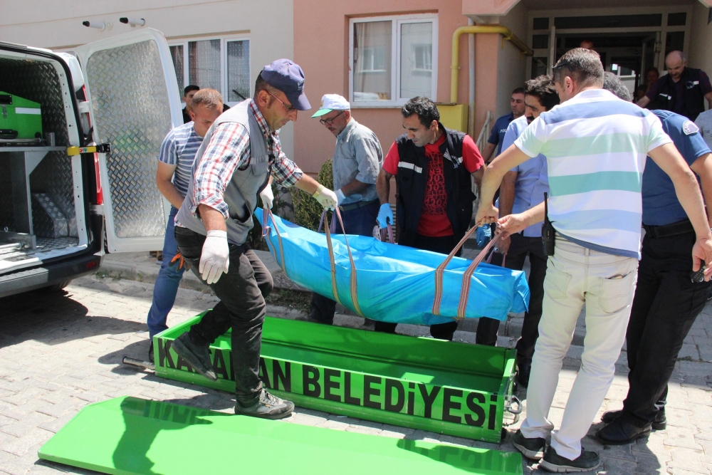 Karaman'da 1 Çocuk Annesi Kadın Evinde Ölü Bulundu 7