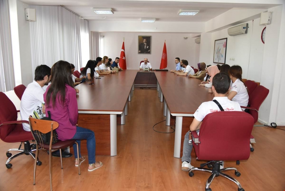Vali Meral Türkçe Yaz Okuluna Katılan Yabancı Uyruklu Öğrencileri Kabul 4