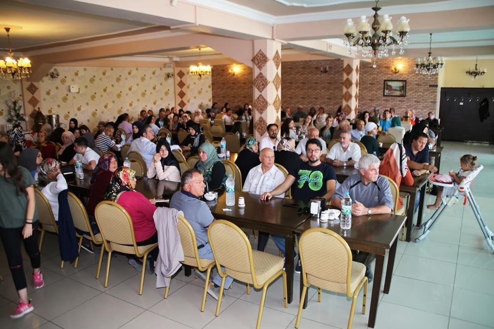 Vali Fahri  Meral Ve Başkan Çalışkan Karamanlı Gurbetcileri Ağırladı 12