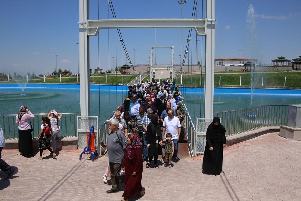 Vali Fahri  Meral Ve Başkan Çalışkan Karamanlı Gurbetcileri Ağırladı 18