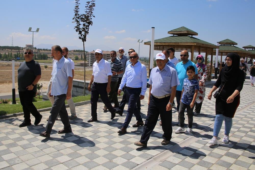 Vali Fahri  Meral Ve Başkan Çalışkan Karamanlı Gurbetcileri Ağırladı 19