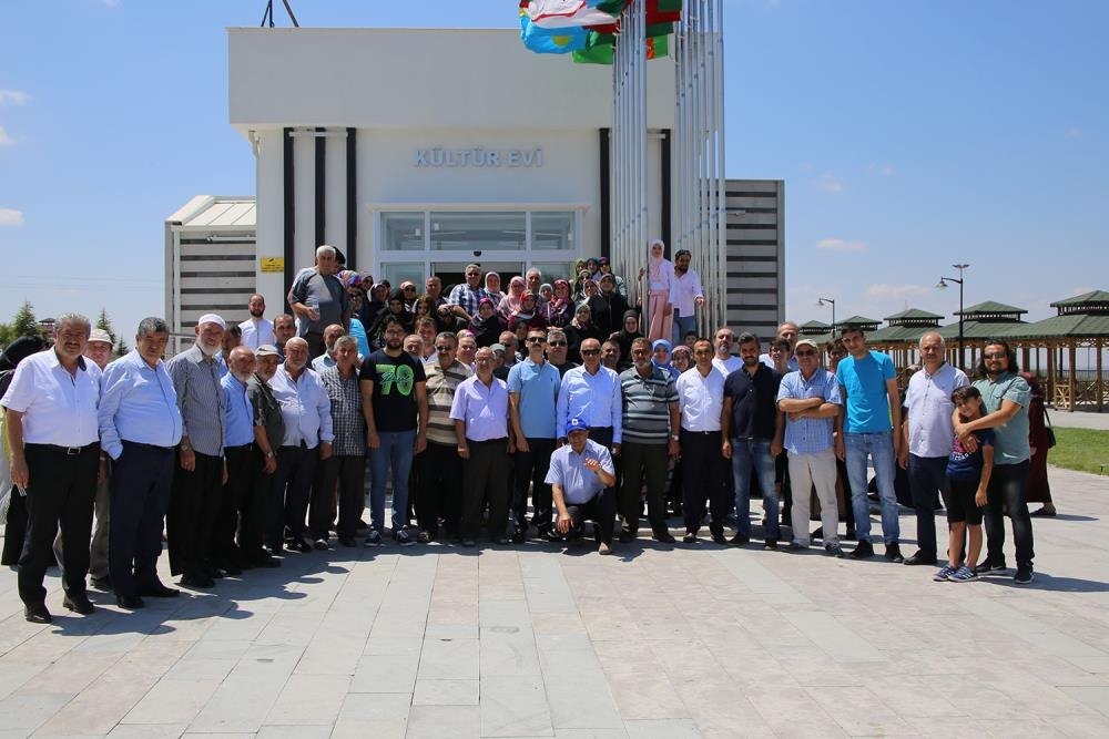 Vali Fahri  Meral Ve Başkan Çalışkan Karamanlı Gurbetcileri Ağırladı 9