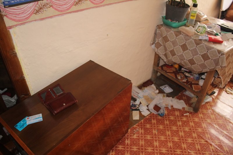 Maskeli 2 Soyguncu Yaşlı Kadına Kabusu Yaşattı 7