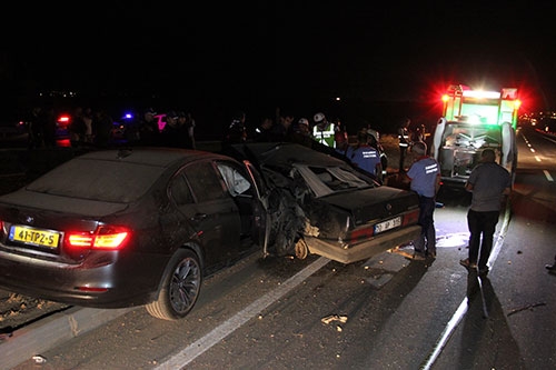 Karaman’da Otomobiller Çarpıştı: 2 Ölü, 4 Yaralı 2