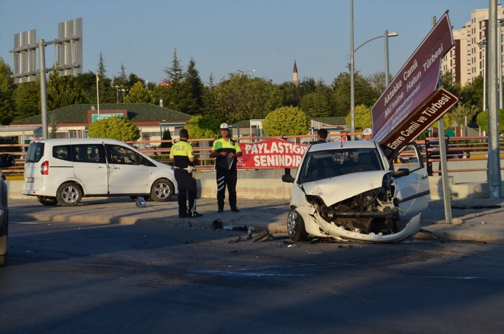 Karaman'da trafik kazası: 3 yaralı 2