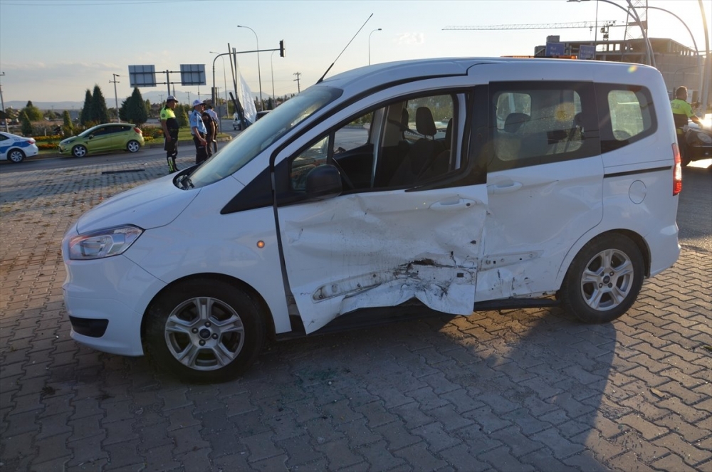 Karaman'da trafik kazası: 3 yaralı 3