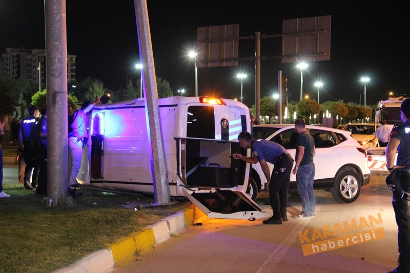 Karaman’da Trafik Kazasında Polis Otosu Yan Yattı 10
