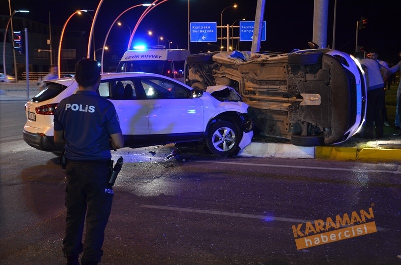 Karaman’da Trafik Kazasında Polis Otosu Yan Yattı 3
