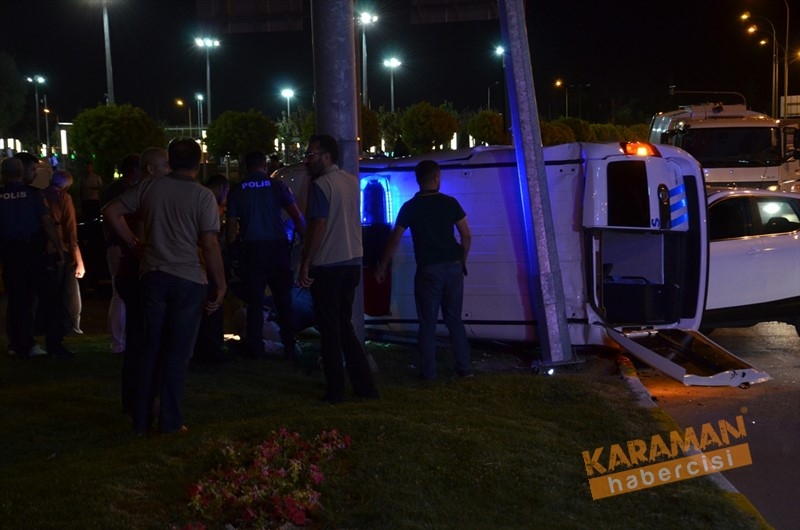 Karaman’da Trafik Kazasında Polis Otosu Yan Yattı 4