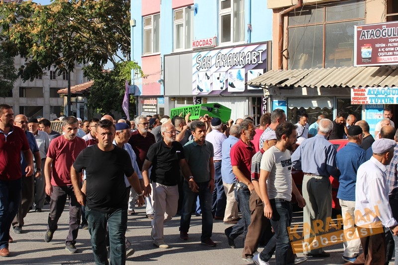 Merhum Özakın İçin Son Görev 11