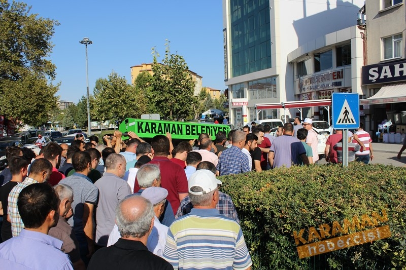 Merhum Özakın İçin Son Görev 12