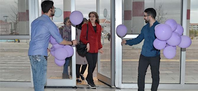 KMÜ Öğrencilerinden Kadınlara Jest 1