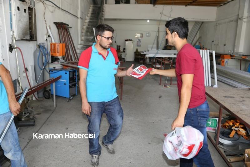 Belediye Vatandaşlara Binlerce Bayrak Dağıttı 5