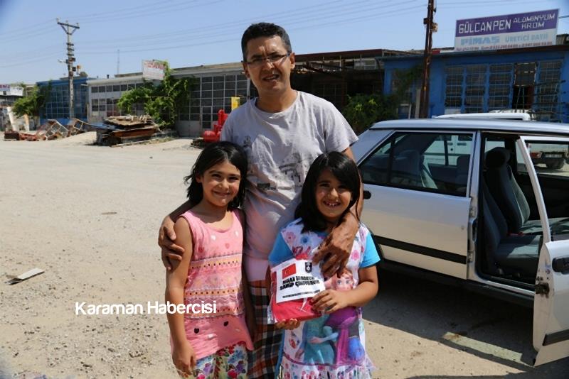 Belediye Vatandaşlara Binlerce Bayrak Dağıttı 6