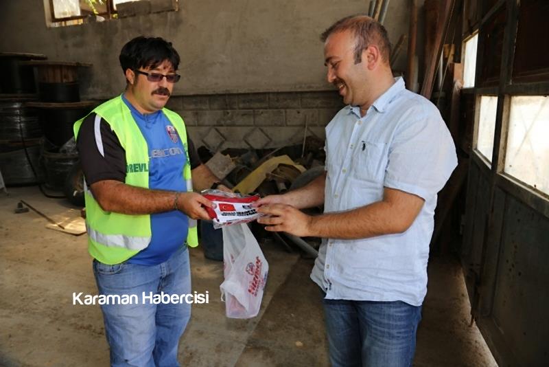 Belediye Vatandaşlara Binlerce Bayrak Dağıttı 7