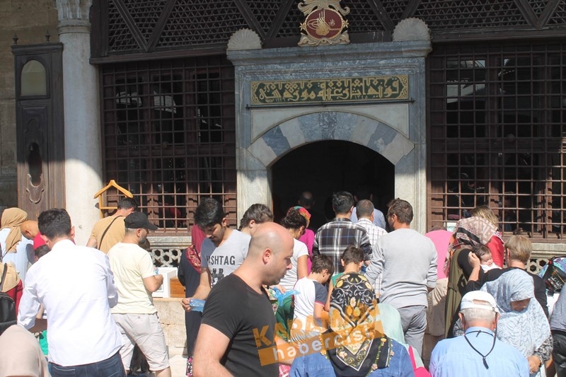 Turistler Mevlana Hazretlerinin Türbesine akın etti 7