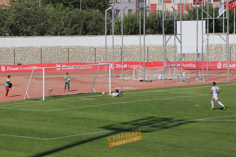 Karaman Belediyespor Yozgatspor'u tek golle devirdi 15