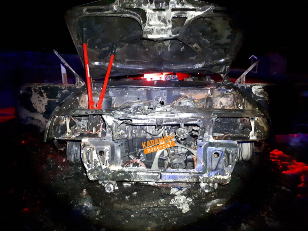 Karaman'da Otomobil Alev Aldı 14