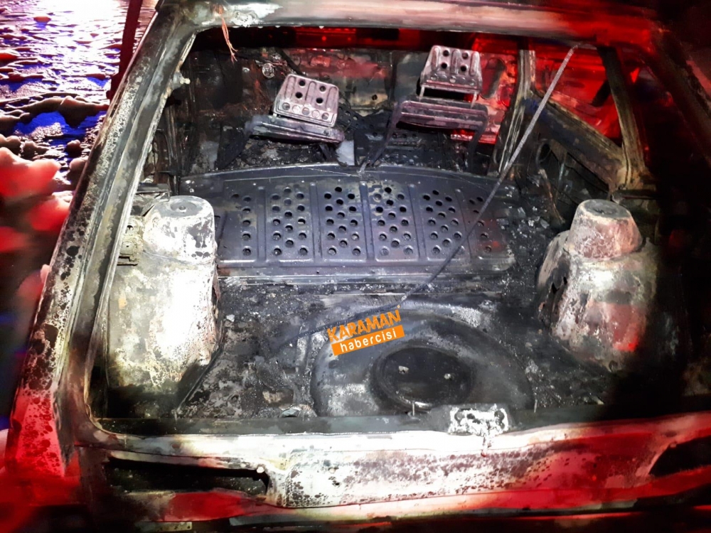 Karaman'da Otomobil Alev Aldı 16
