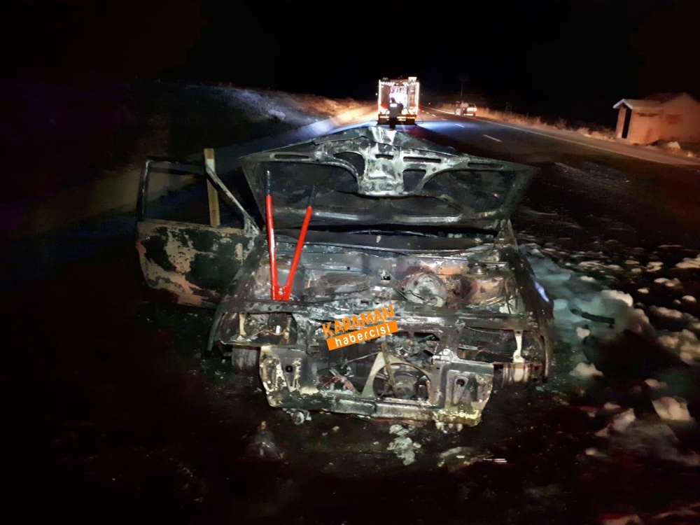 Karaman'da Otomobil Alev Aldı 8