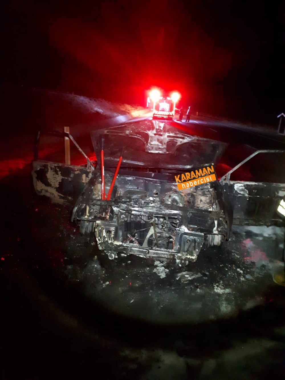 Karaman'da Otomobil Alev Aldı 9