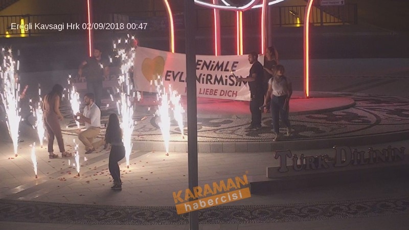 Şehir Kameralarına Bu Sefer Evlenme Teklifi Takıldı 3