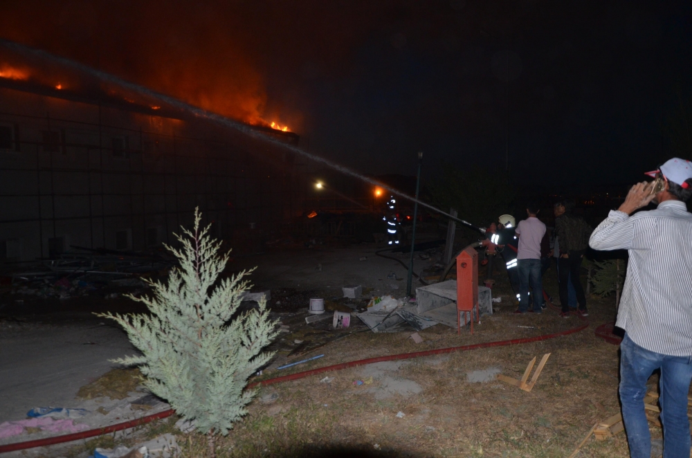 Kız Yurdundaki Yangın Söndürüldü 7
