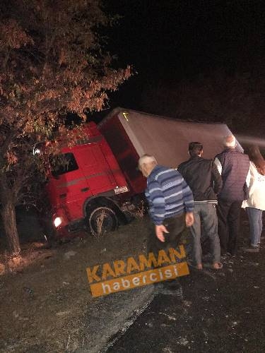 Konya Karaman Yolunda Tır Yoldan Çıktı 4