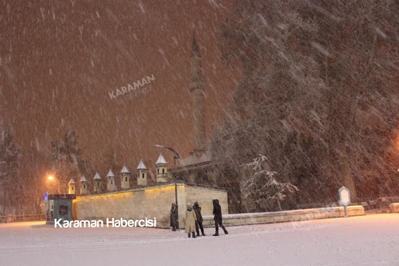 Mart Ayında Karaman'da Kar Yağışı 4