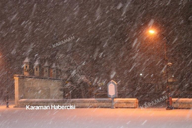 Mart Ayında Karaman'da Kar Yağışı 6