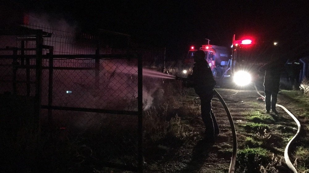 Karaman’da Depo Yangını Korkuttu 2