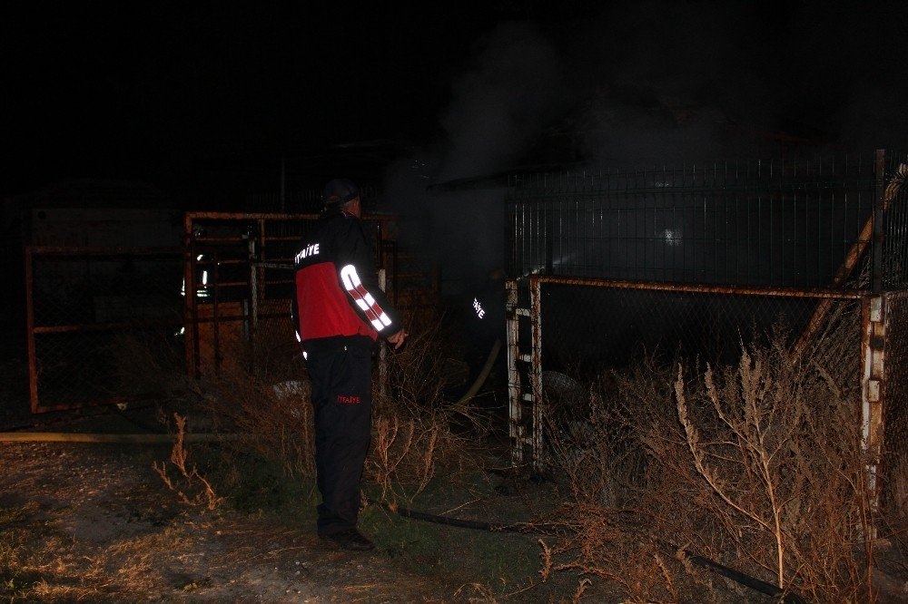 Karaman’da Depo Yangını Korkuttu 3