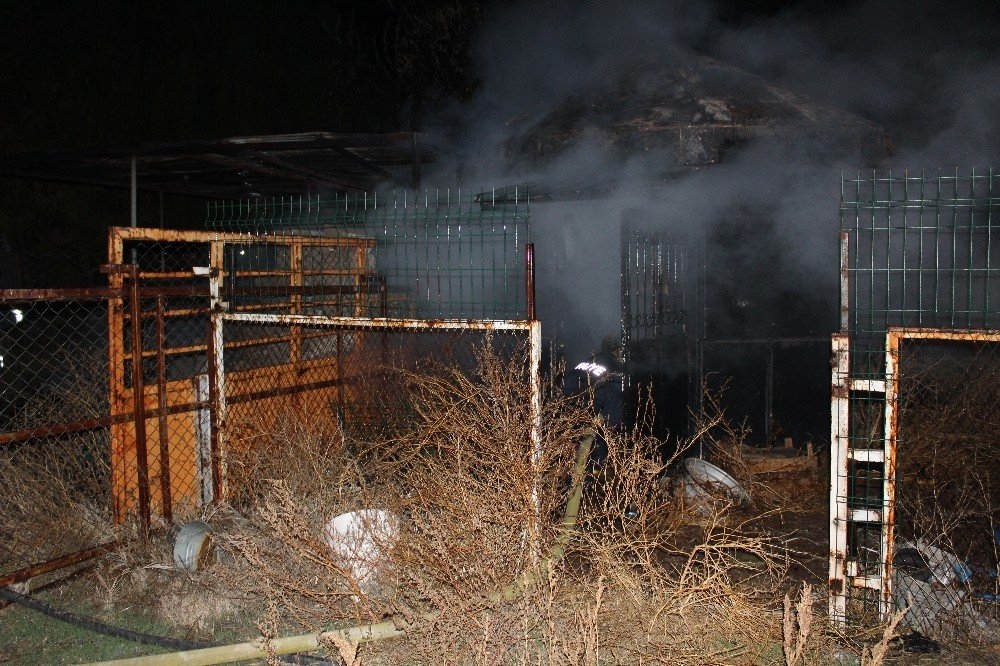 Karaman’da Depo Yangını Korkuttu 4