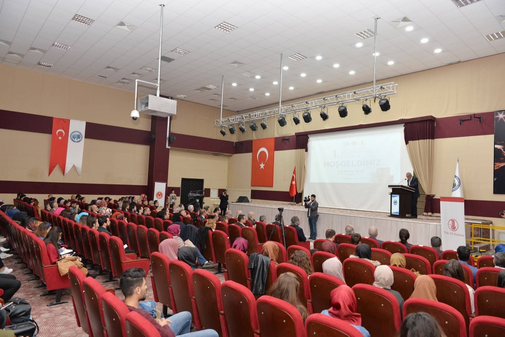 KMÜ’de 1. Karaman Uluslararası Dil ve Edebiyat Kongresi 3
