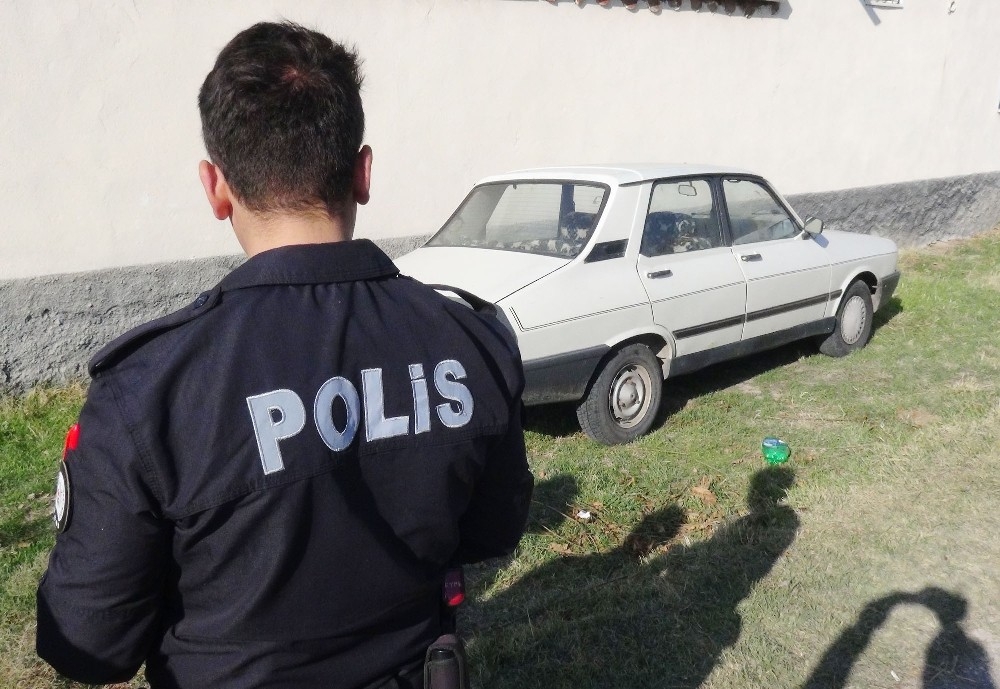 Aksaray’da Vatandaşların Şüphelendiği Otomobil Çalıntı Çıktı 3