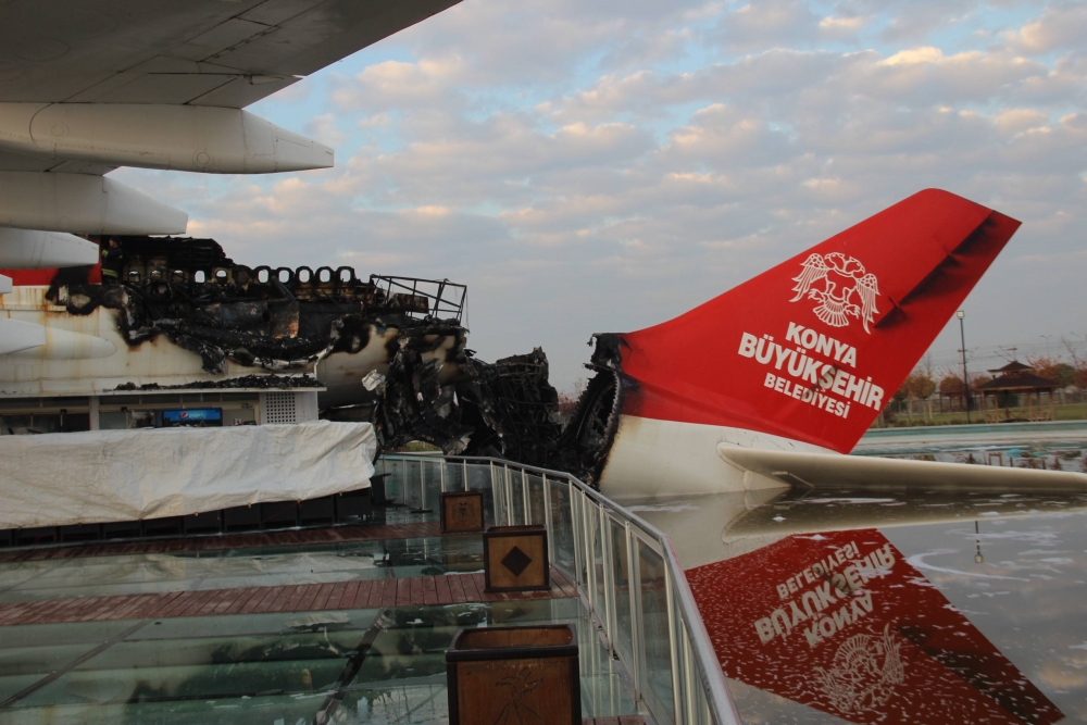 Uçak Restoranda Yangın 4