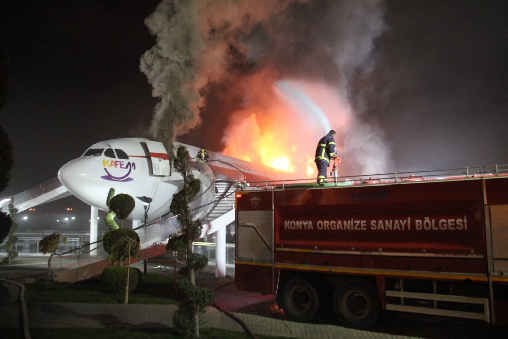 Uçak Restoranda Yangın 5