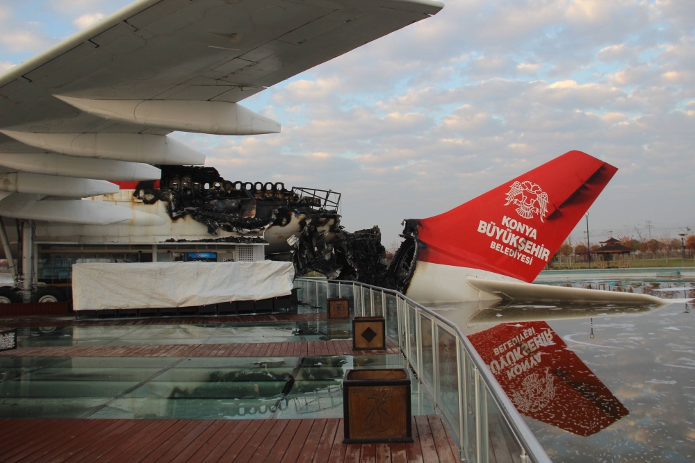 Uçak Restoranda Yangın 8