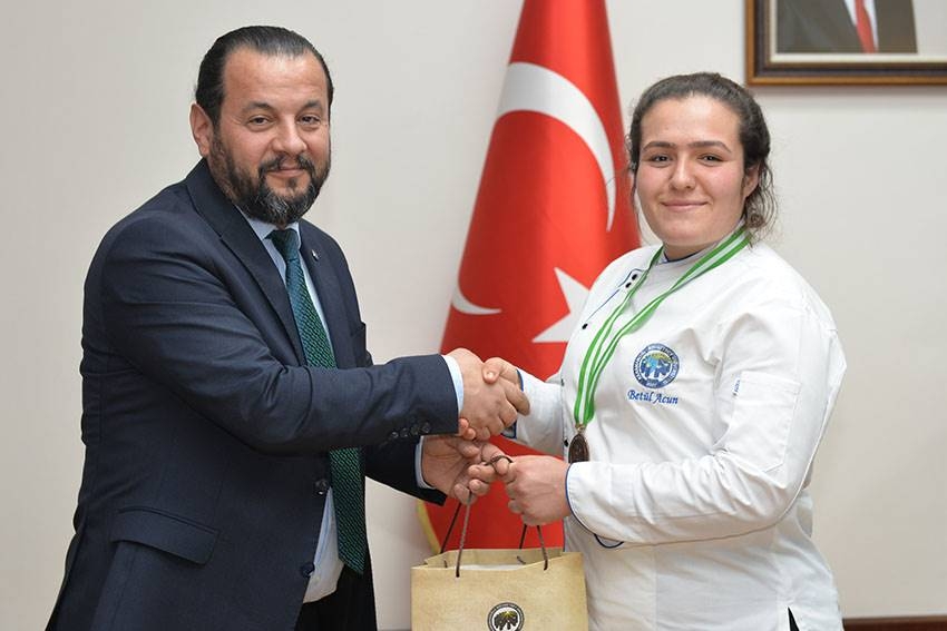 KMÜ Aşçlık Programı Öğrencilerinden Birincilik Ödülü 2