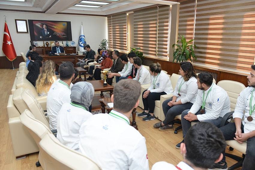 KMÜ Aşçlık Programı Öğrencilerinden Birincilik Ödülü 4