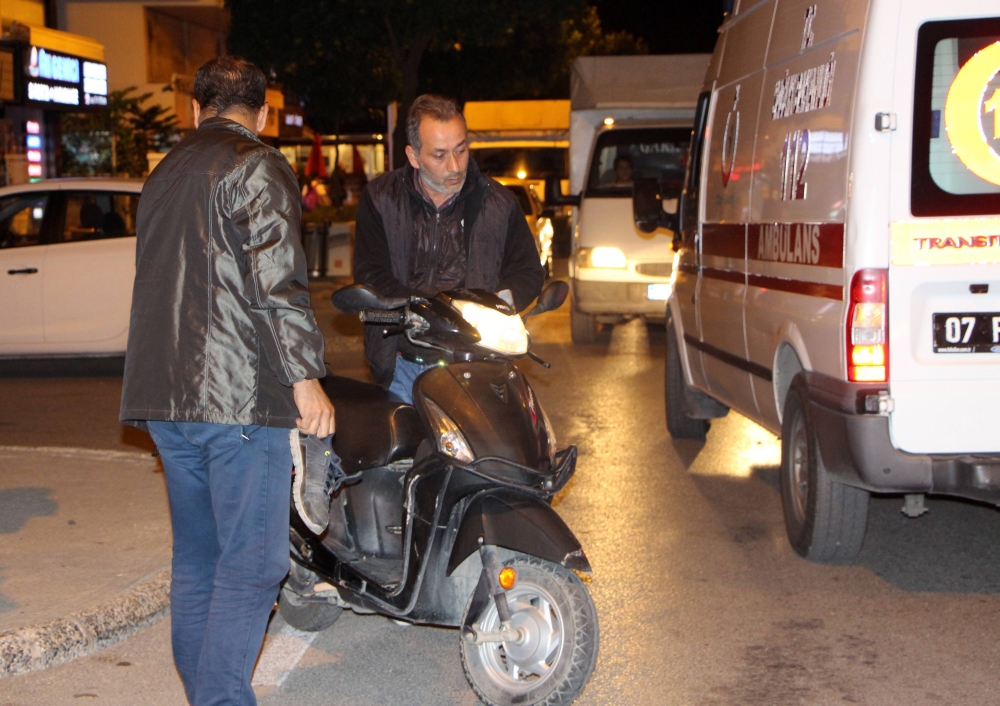Motosiklete Çarpan Vicdansız Sürücü Yaralıyı Bırakıp Kaçtı 1